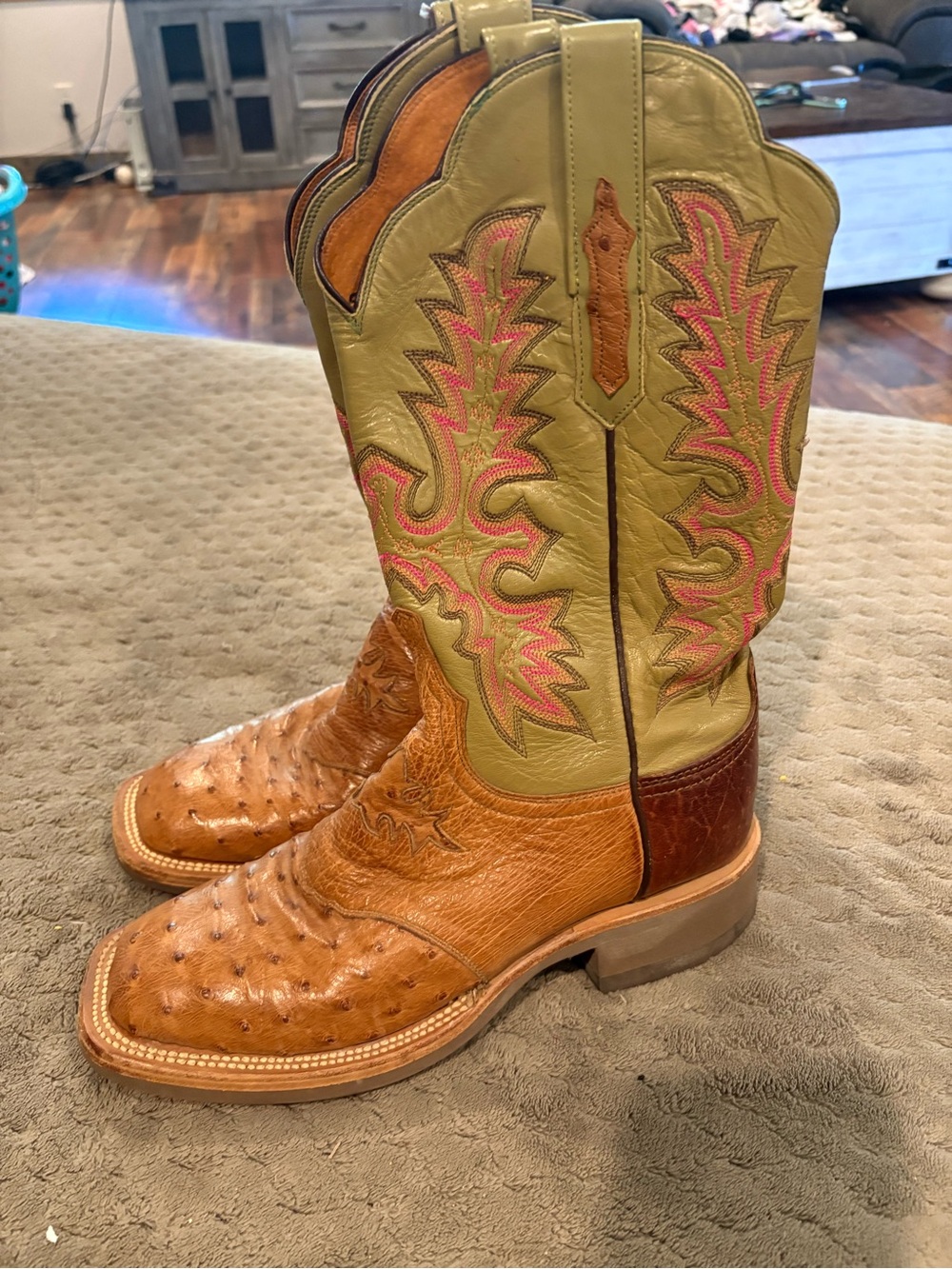 Women’s Two-Tone Brown and Olive Western Cowboy Boots - Picture 3 of 9
